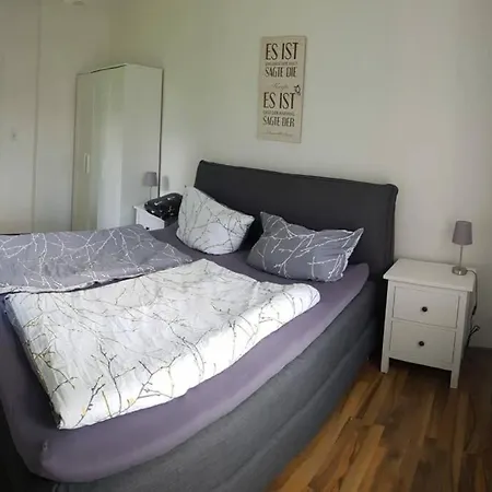 Apartment Gemuetliche Haushaelfte Mit Garten Und Terrasse *