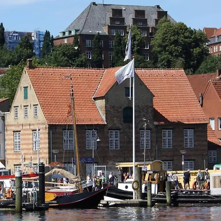 Gemuetliche Haushaelfte Mit Garten Und Terrasse Apartamento Flensburgo