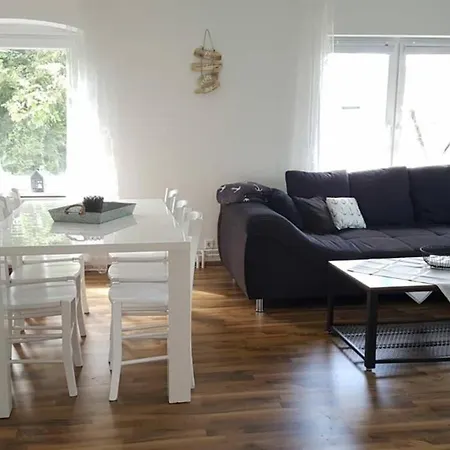Apartment Gemuetliche Haushaelfte Mit Garten Und Terrasse *