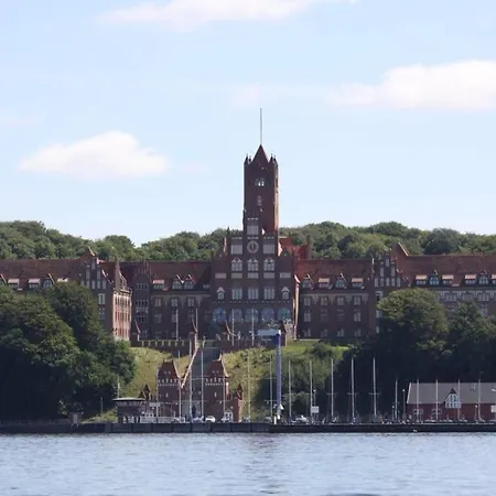 Lejlighed Gemuetliche Haushaelfte Mit Garten Und Terrasse *