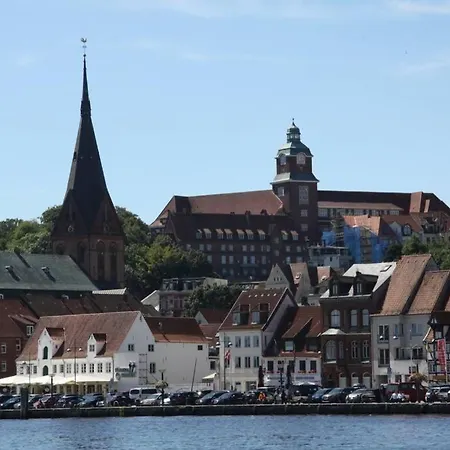 Gemuetliche Haushaelfte Mit Garten Und Terrasse *