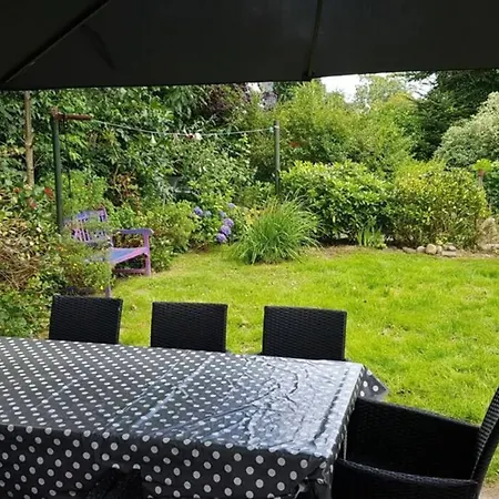 Apartman Gemuetliche Haushaelfte Mit Garten Und Terrasse