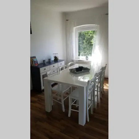 Gemuetliche Haushaelfte Mit Garten Und Terrasse Flensburg