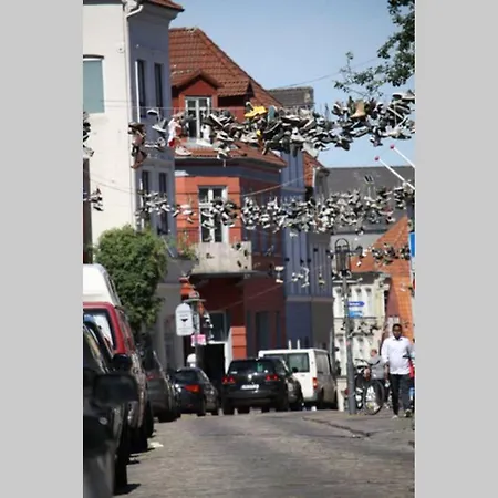 Haushälfte Mit Garten Und Terrasse Achtung Aktuell Baustelle In Der Straße Apartment