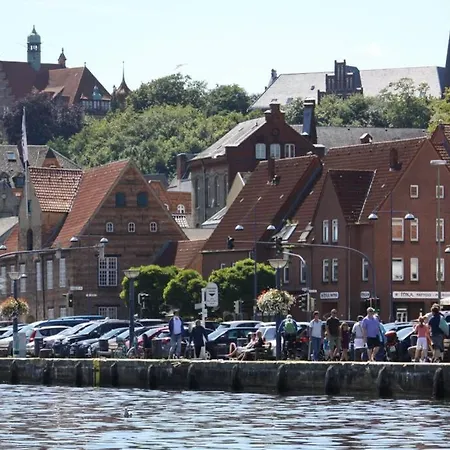 Apartment Gemuetliche Haushaelfte Mit Garten Und Terrasse Flensburg