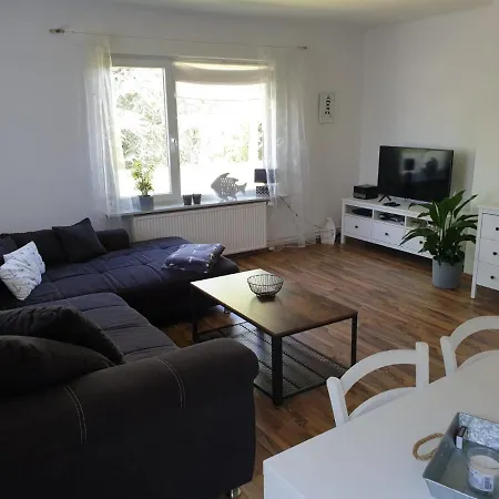 Apartment Gemuetliche Haushaelfte Mit Garten Und Terrasse *