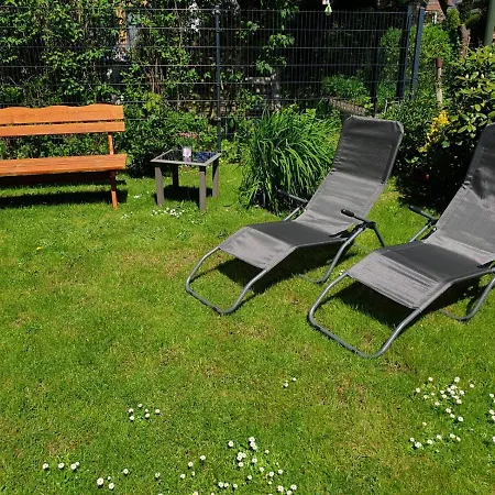 Apartment Gemuetliche Haushaelfte Mit Garten Und Terrasse *