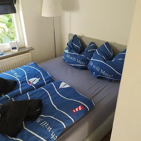 Gemuetliche Haushaelfte Mit Garten Und Terrasse